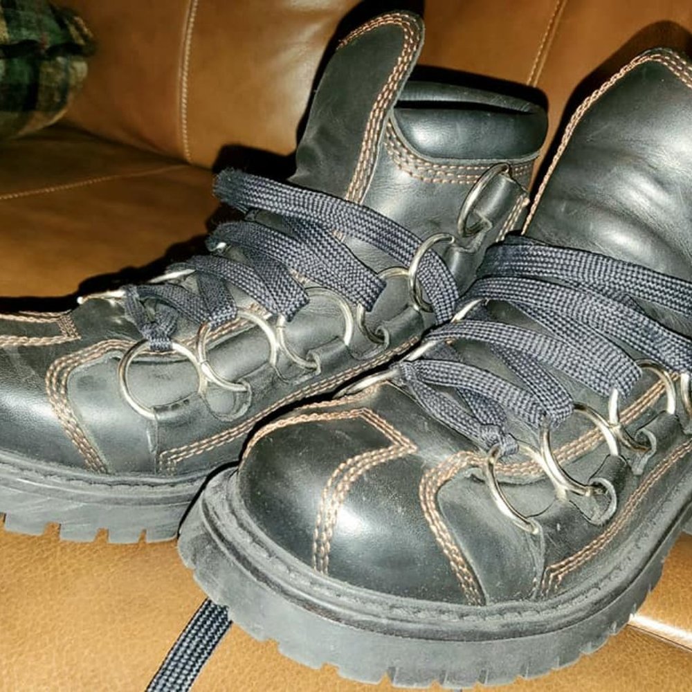 GBX big ring black leather boots size m6.w8